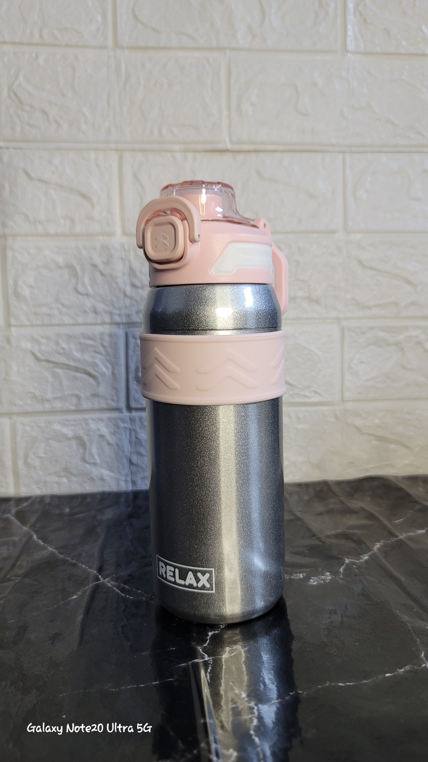 Stylish Vacuum Bottles – Hot & Cold Insulated Steel Bottles