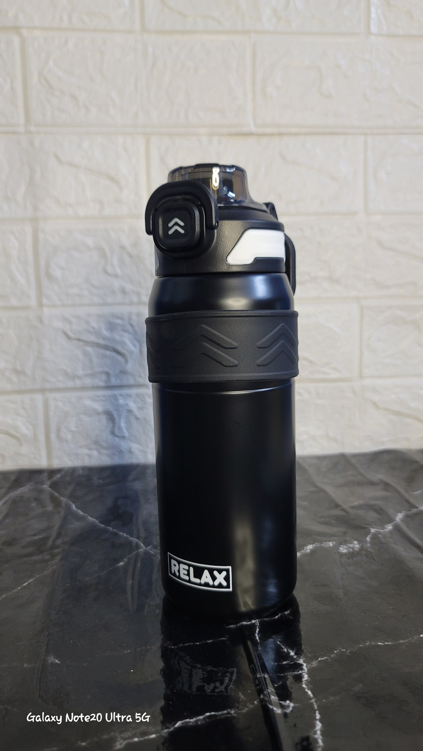 Stylish Vacuum Bottles – Hot & Cold Insulated Steel Bottles