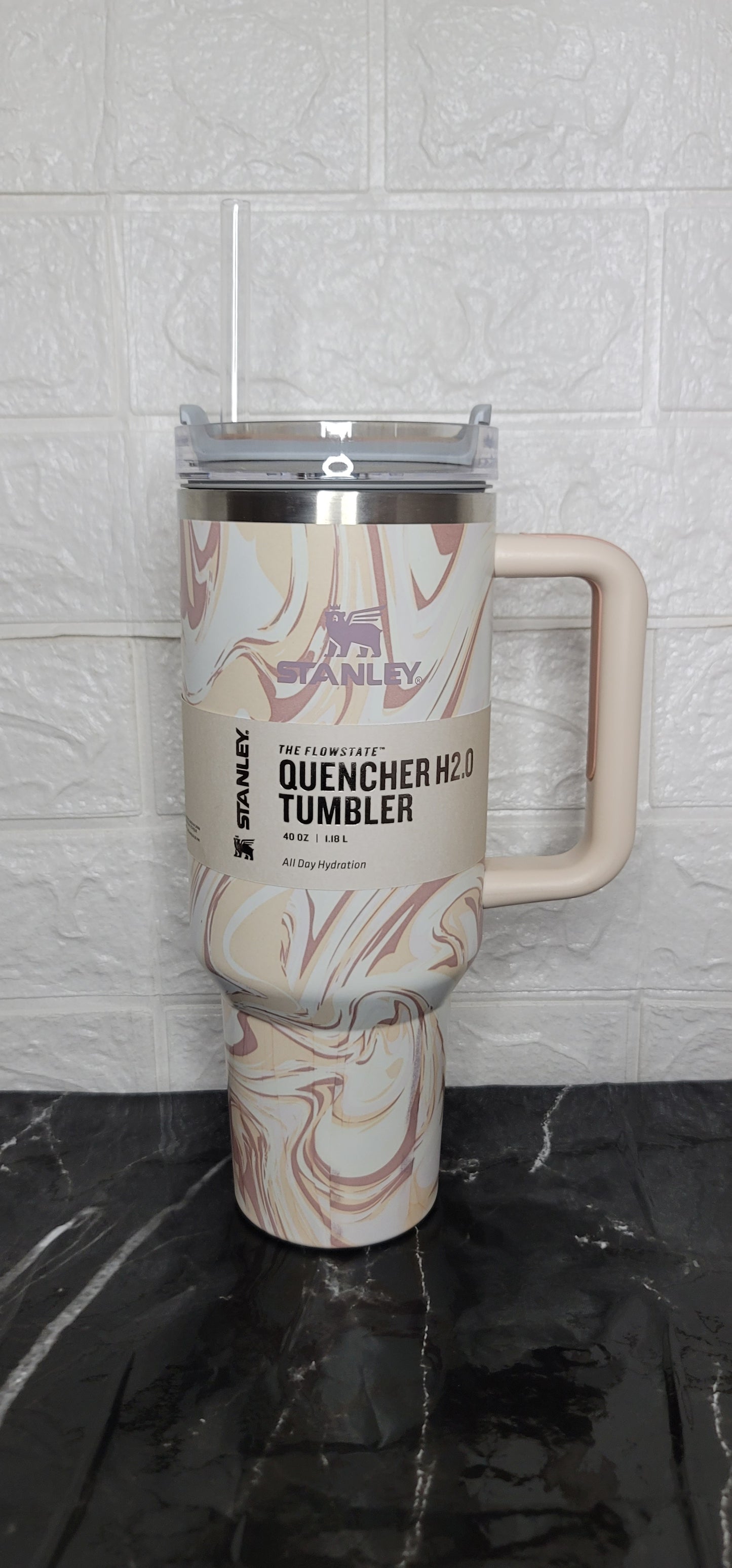 Stanley The Quencher H2.0 FlowState™ Tumbler - 40oz Swirl Pattern Edition
