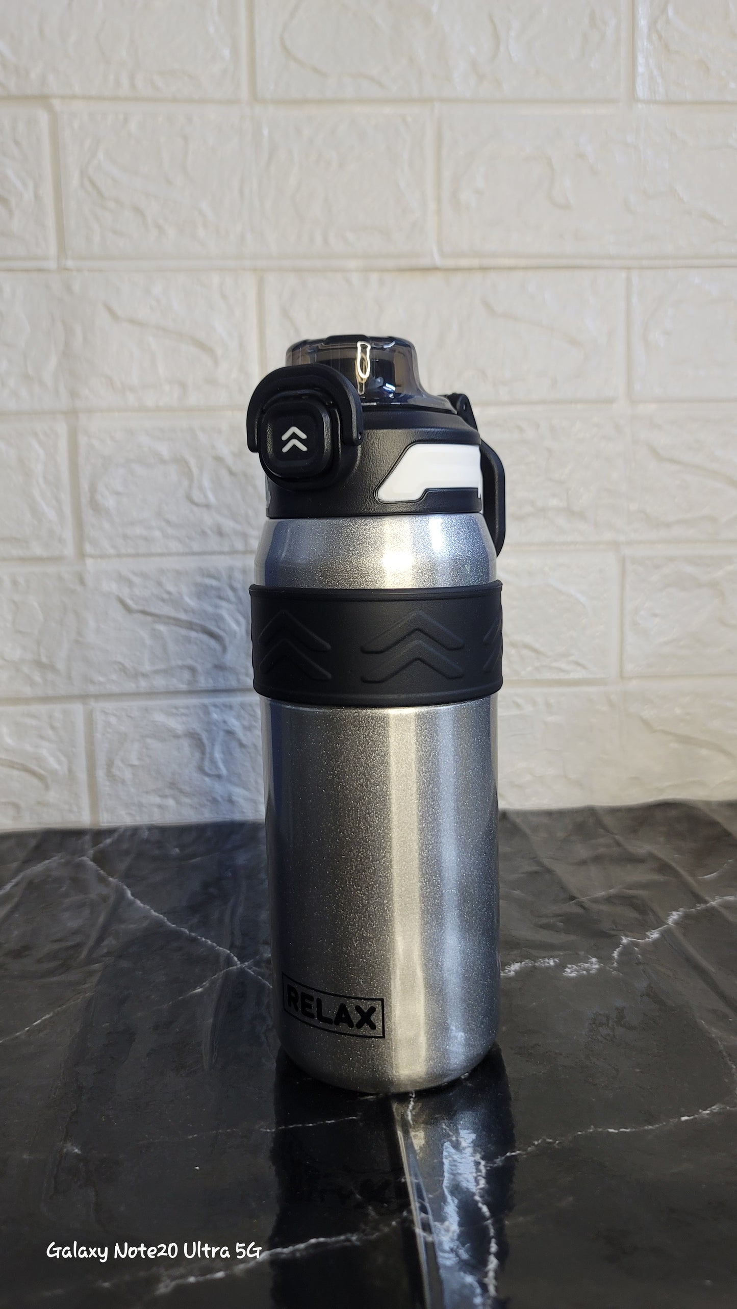 Stylish Vacuum Bottles – Hot & Cold Insulated Steel Bottles